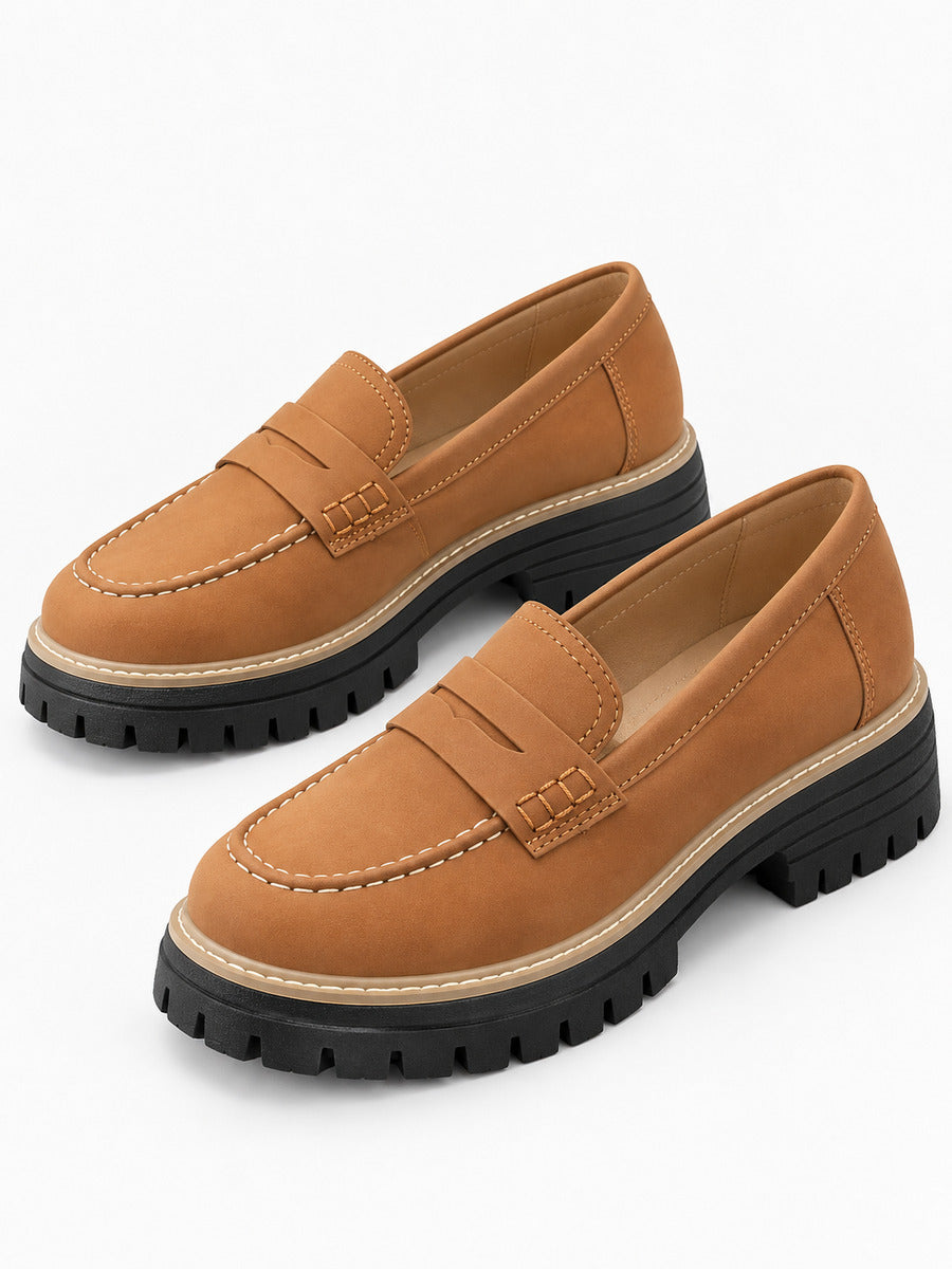 Lorène – Mocassin à talon épais femme – Marron — trois quarts