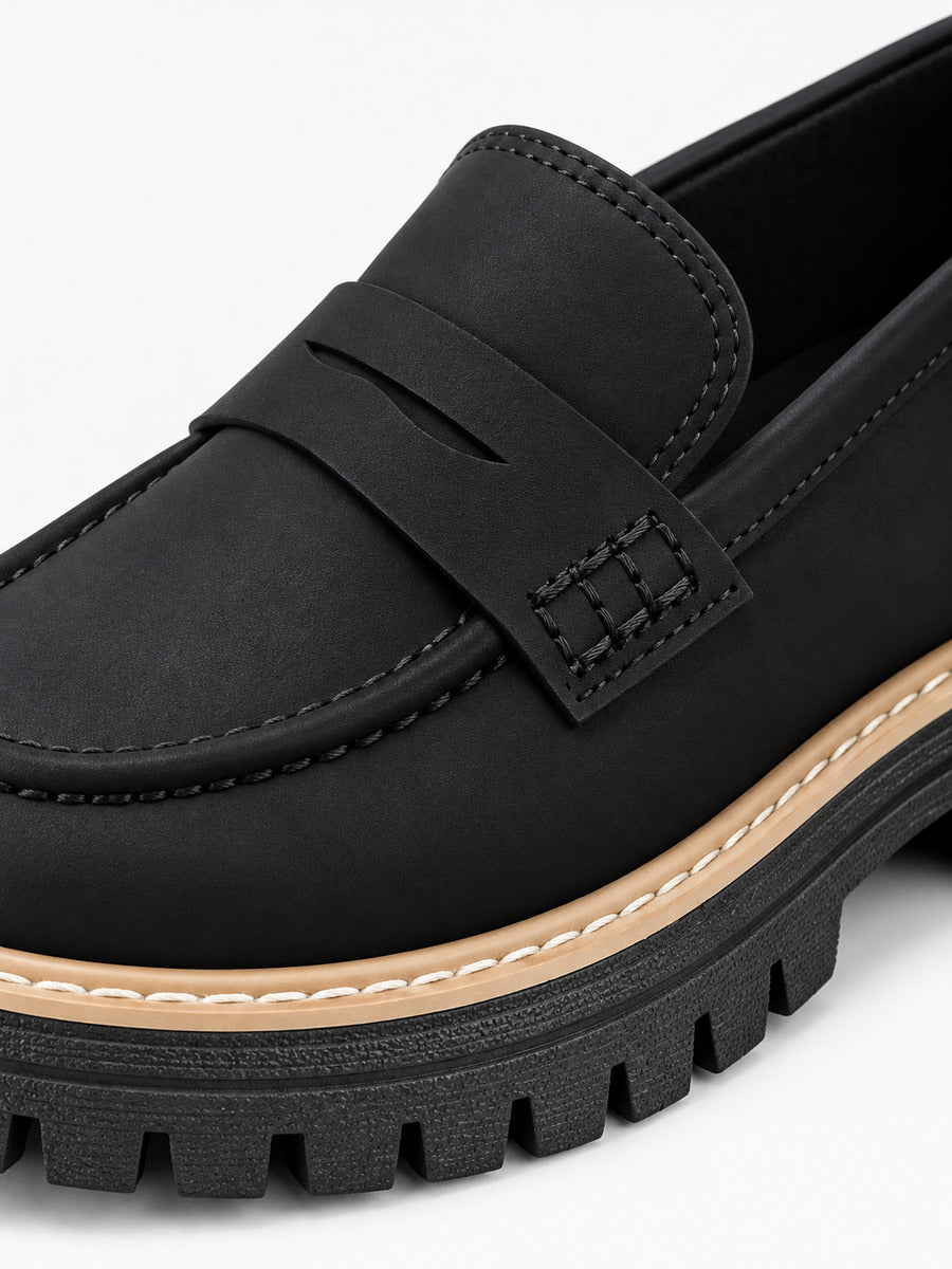 Lorène – Mocassin à talon épais femme – Noir — détail