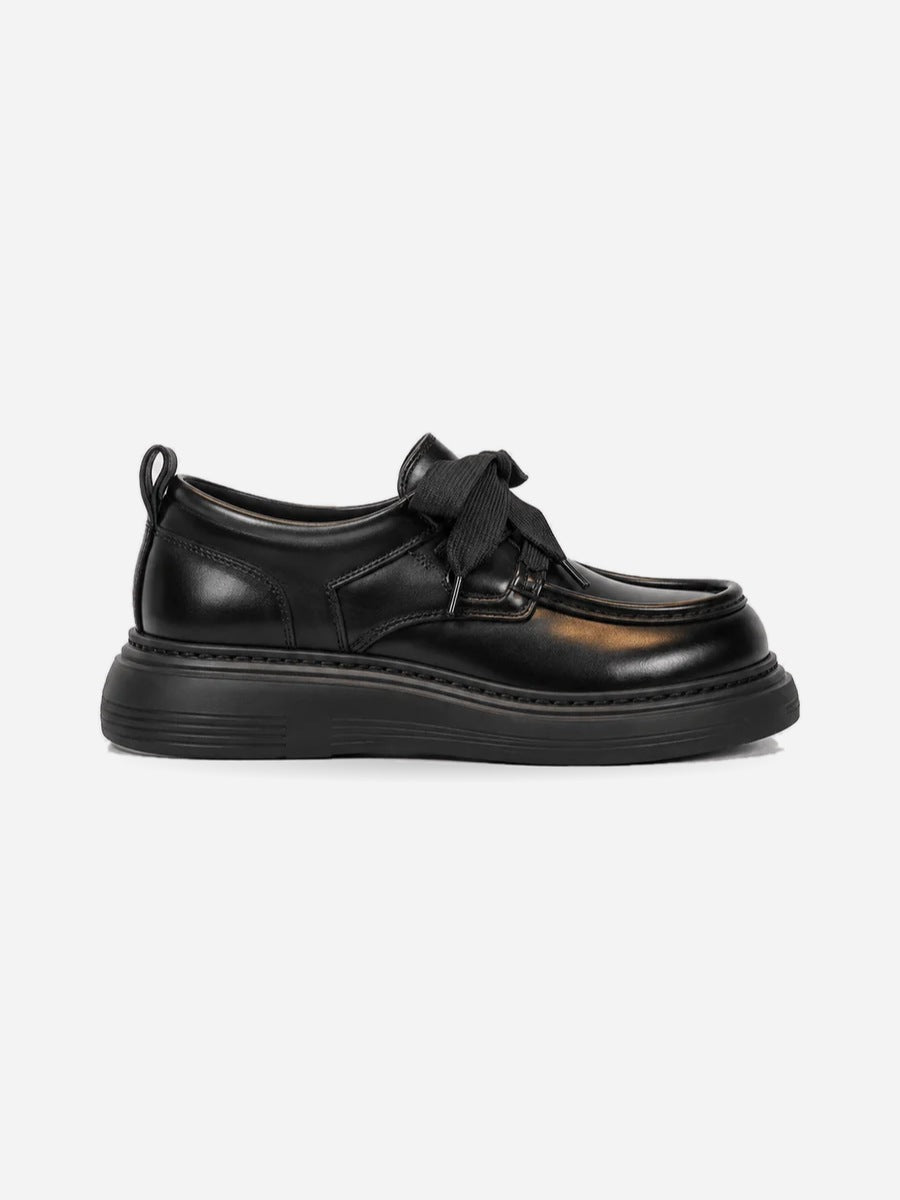 Louise – Mocassin enfant fille – Noir — profil droit