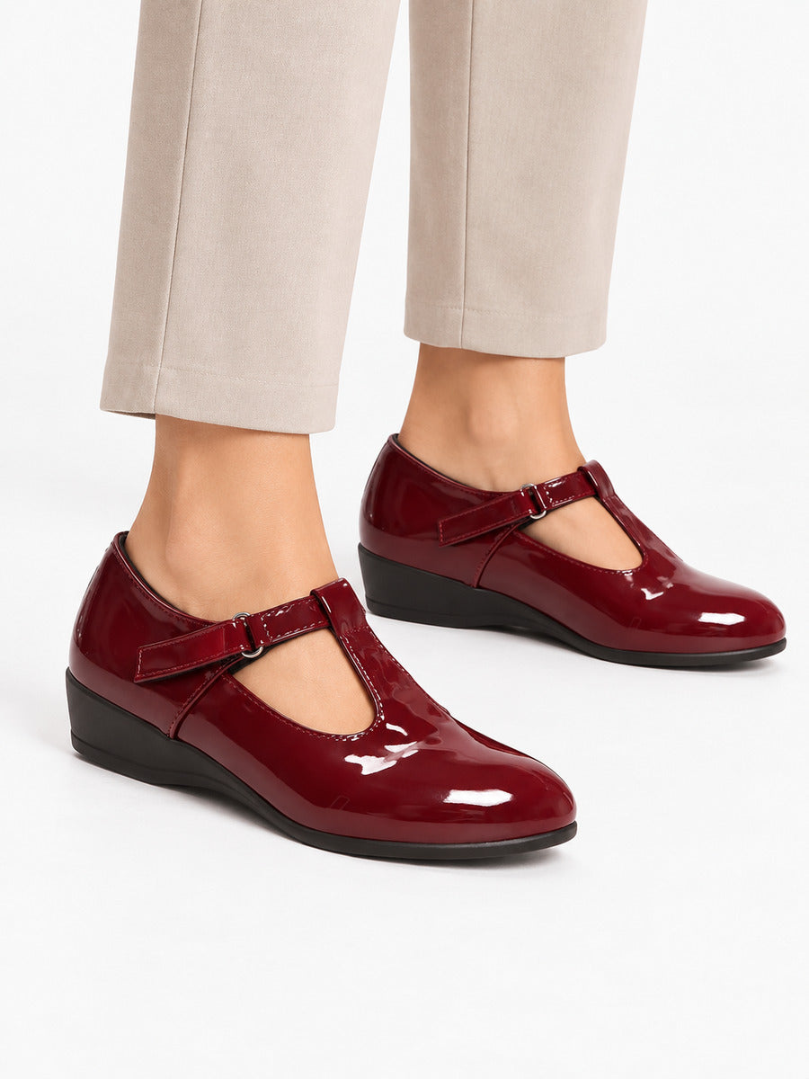 Lucie – Escarpin Mary Jane en cuir verni femme — portée