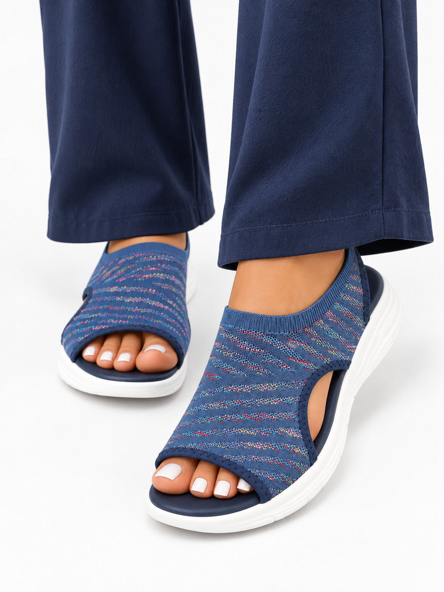 Lucrèce – Sandale à semelle compensée femme – Bleu — portée