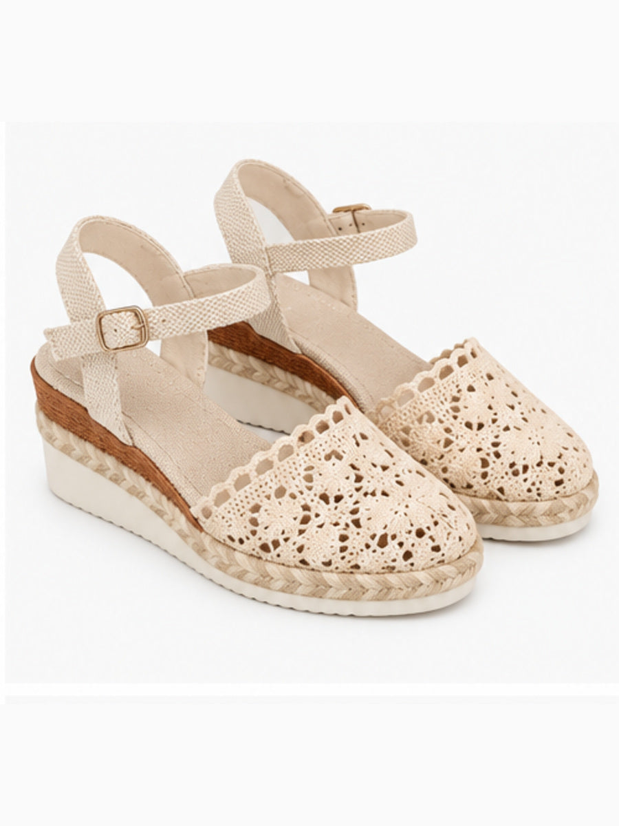 Maïwenn – Sandale compensée ajourée femme – Beige — trois quarts