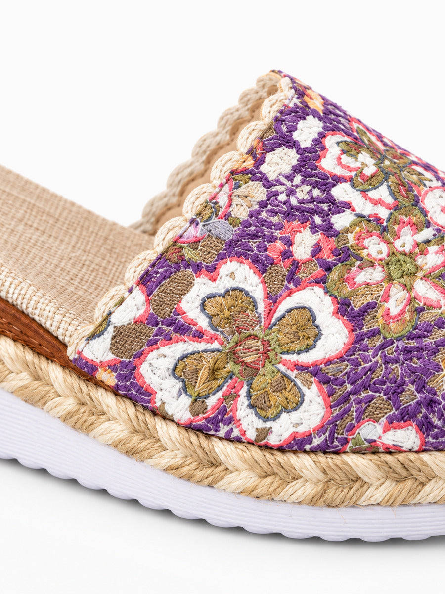 Maïwenn – Sandale compensée ajourée femme – Violet — détail