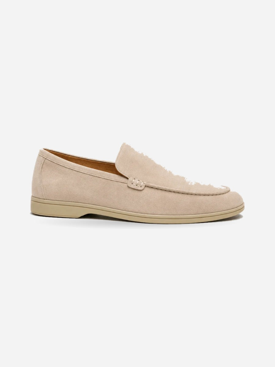 Marius – Mocassin en daim british homme – Beige — profil droit