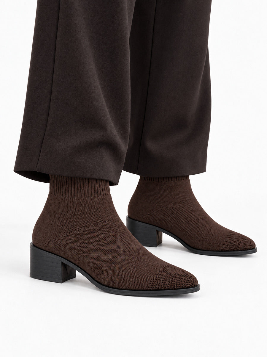 Mayalen – Bottine chaussette femme – Café — portée