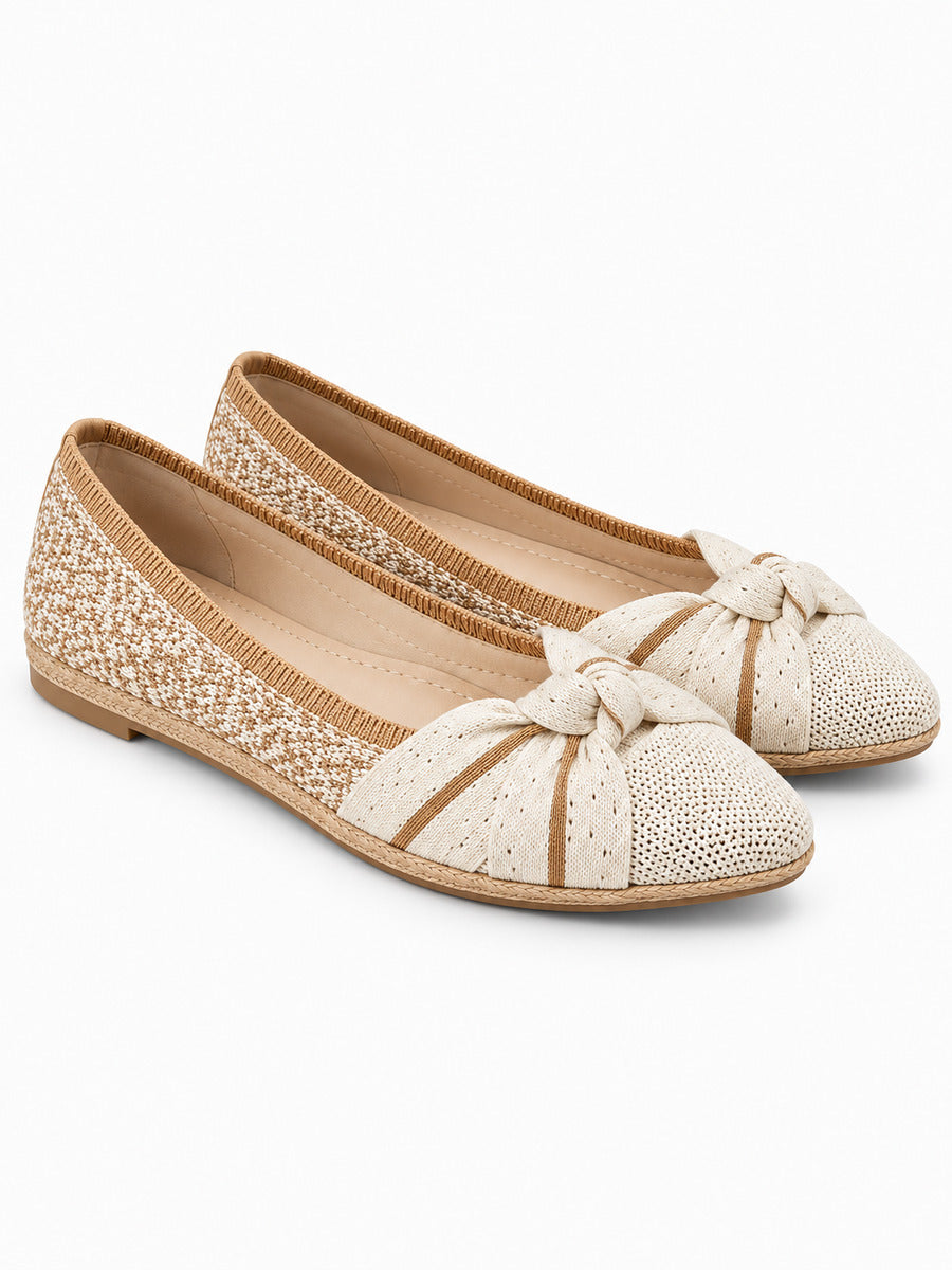 Mélodie – Chaussure plate rétro femme – Beige — trois quarts