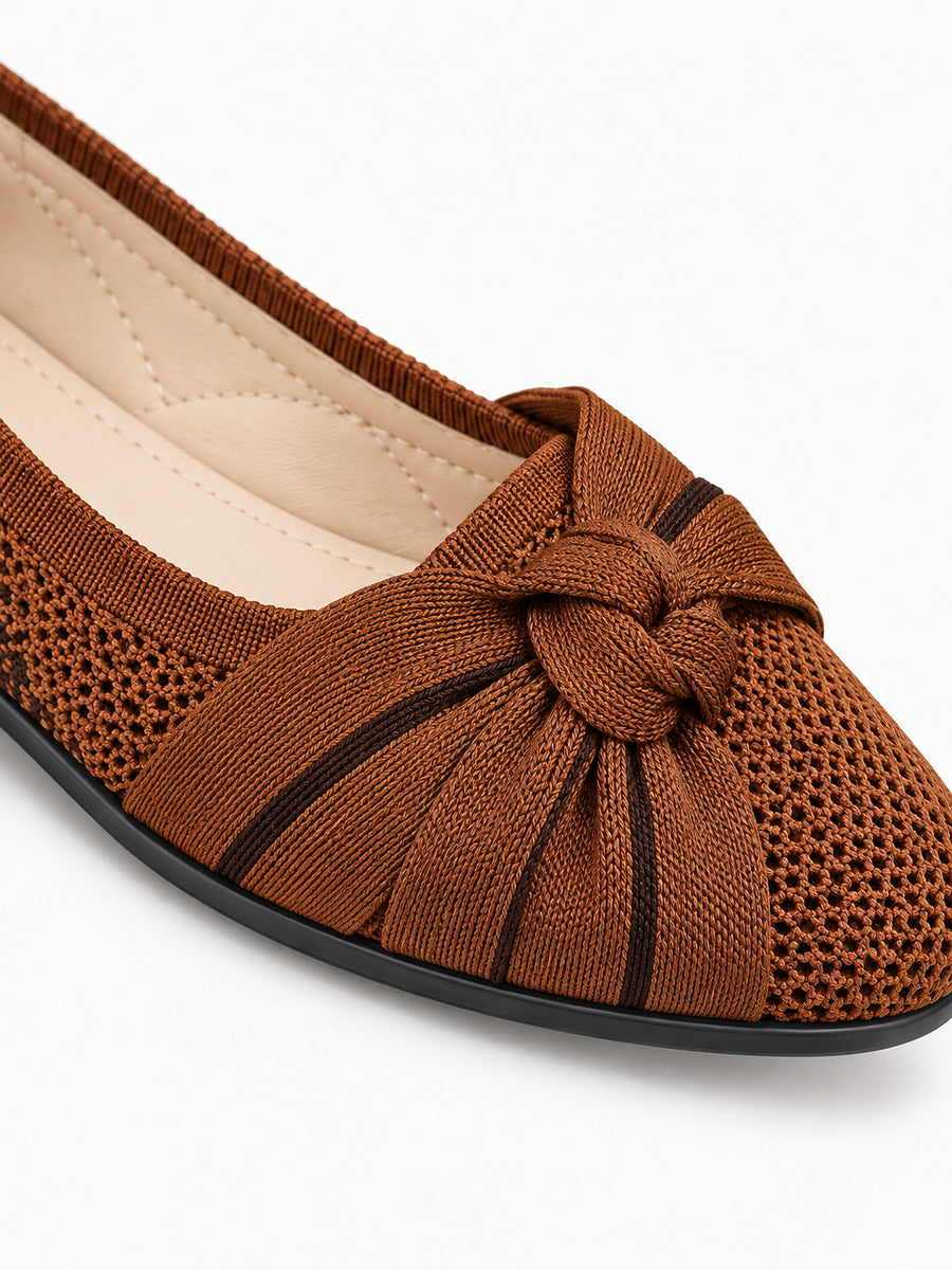 Mélodie – Chaussure plate rétro femme – Marron — détail