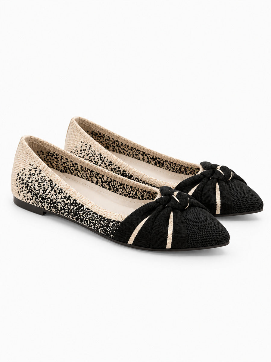 Mélodie – Chaussure plate rétro femme – Noir — trois quarts