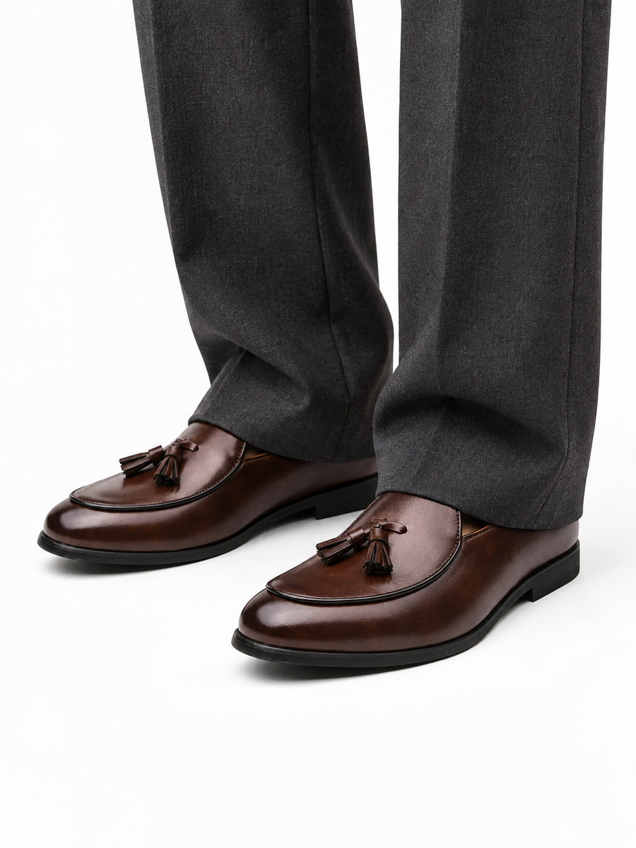 Michel – Mocassin à glands élégant homme – Marron — portée