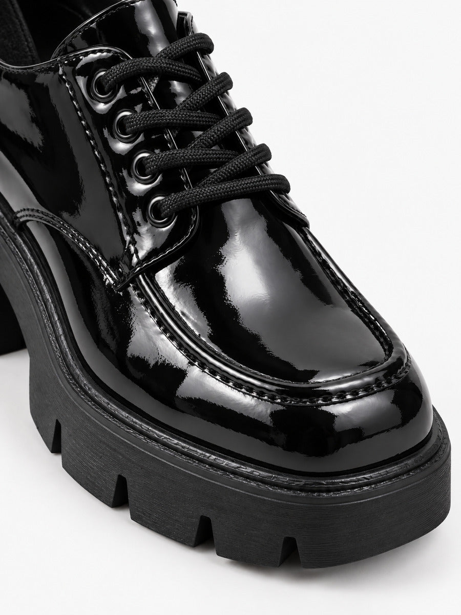 Nadia – Mocassin en cuir perlé femme — détail