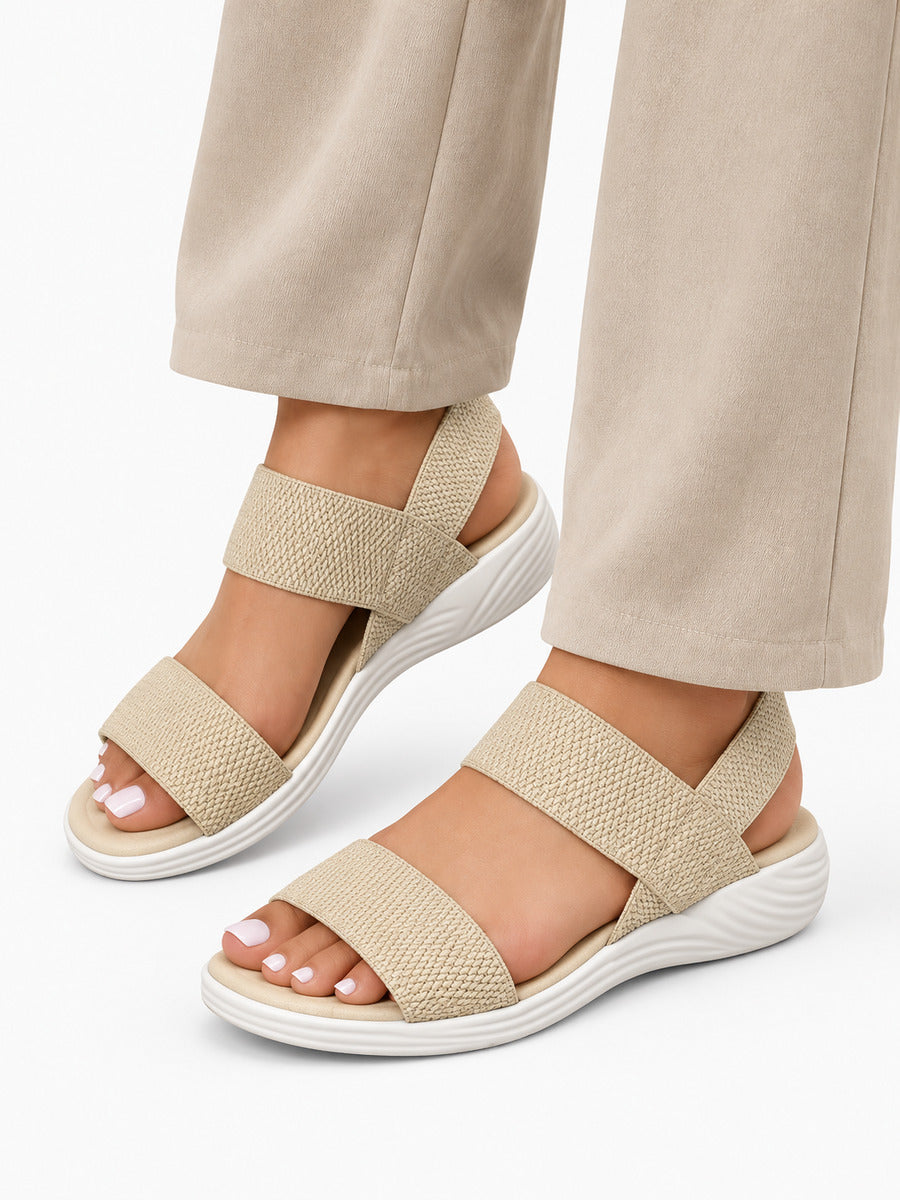 Natacha – Sandale compensée élastique femme – Beige — portée