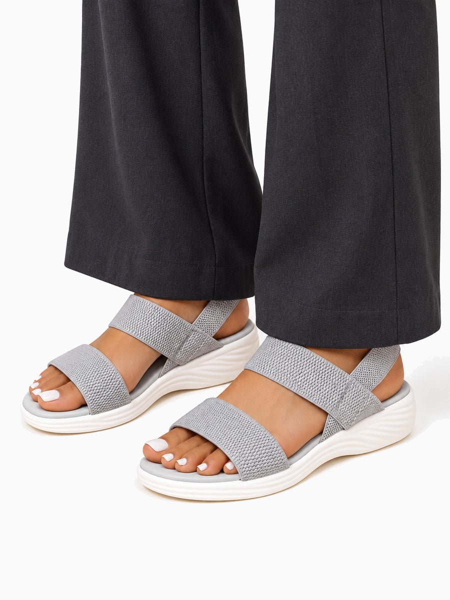 Natacha – Sandale compensée élastique femme – Gris — portée