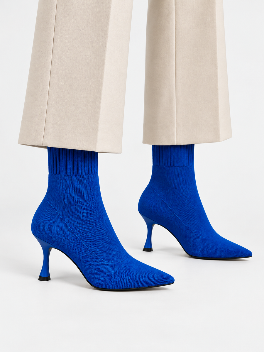 Nellie – Bottine chaussette à talon femme – Bleu — portée