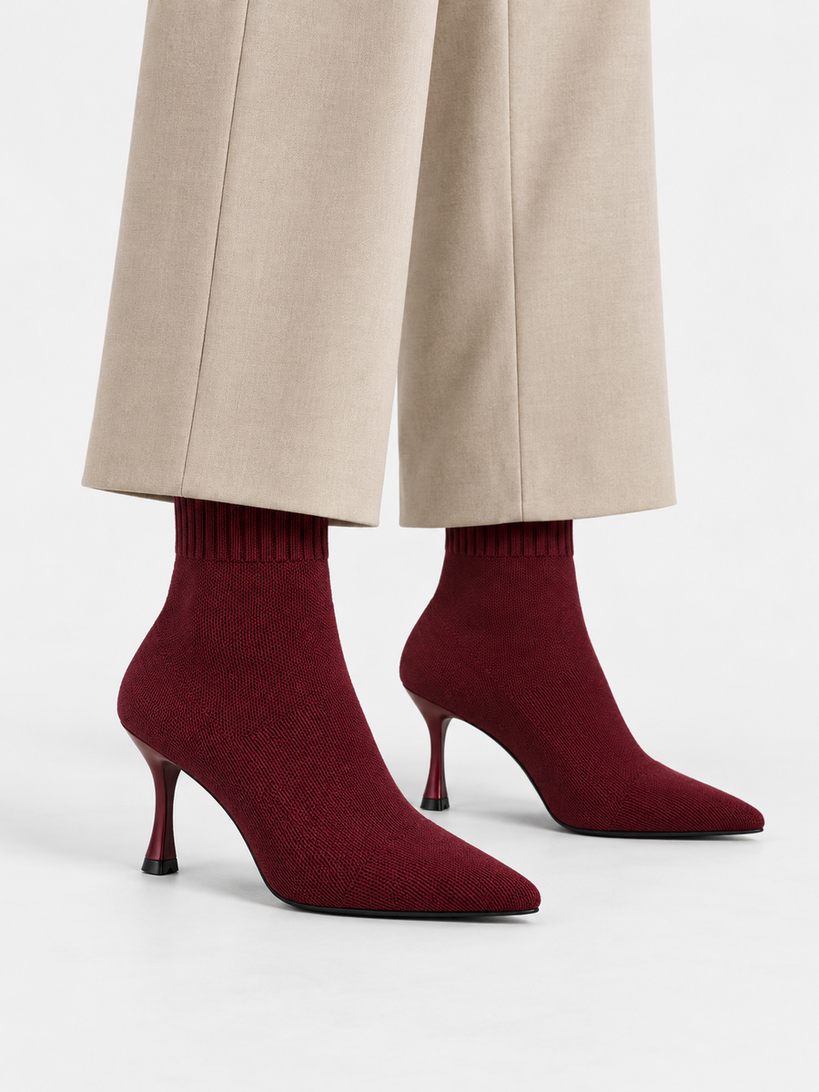 Nellie – Bottine chaussette à talon femme – Bordeaux — portée