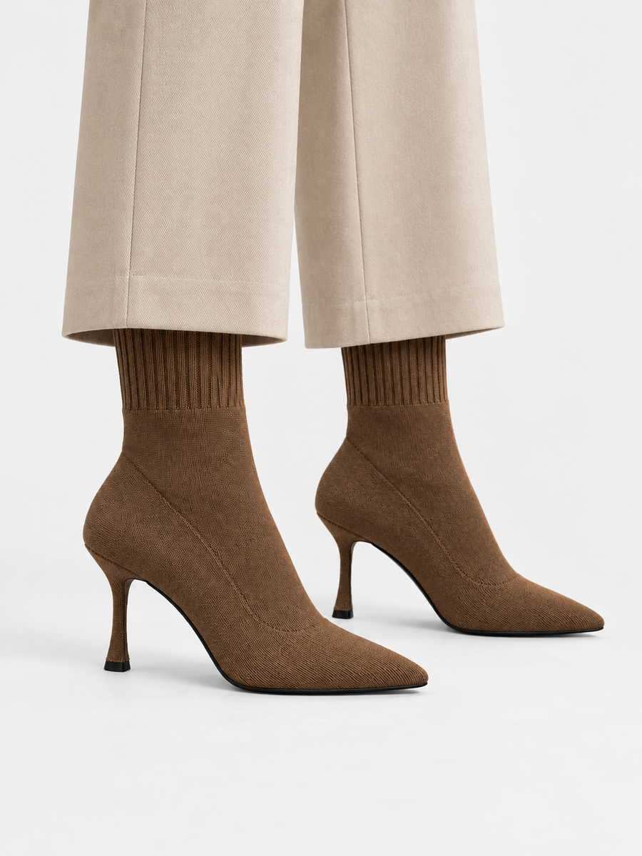 Nellie – Bottine chaussette à talon femme – Marron — portée