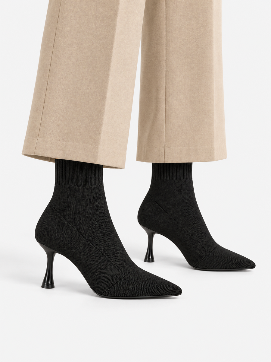 Nellie – Bottine chaussette à talon femme – Noir — portée