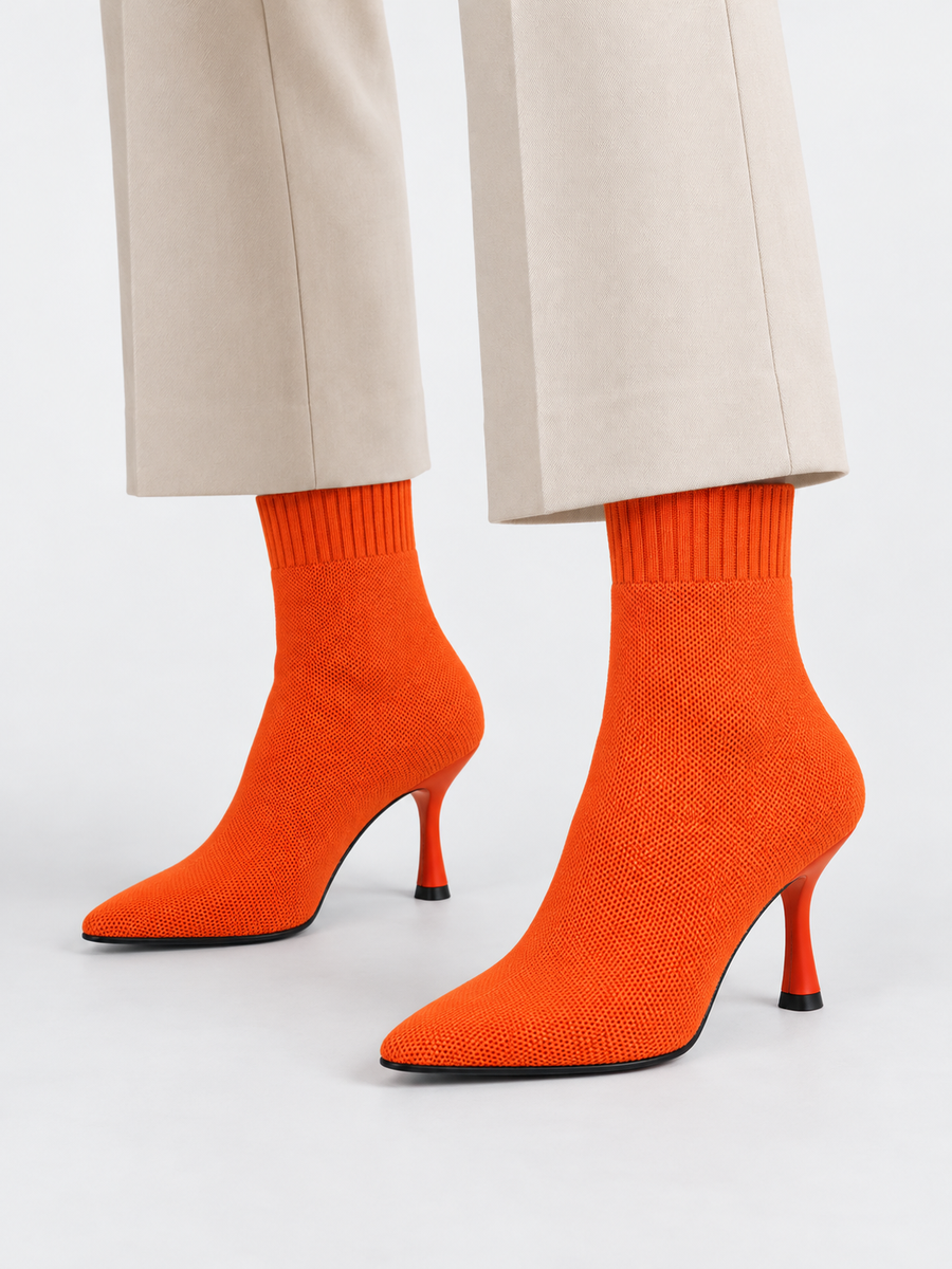 Nellie – Bottine chaussette à talon femme – Orange — portée