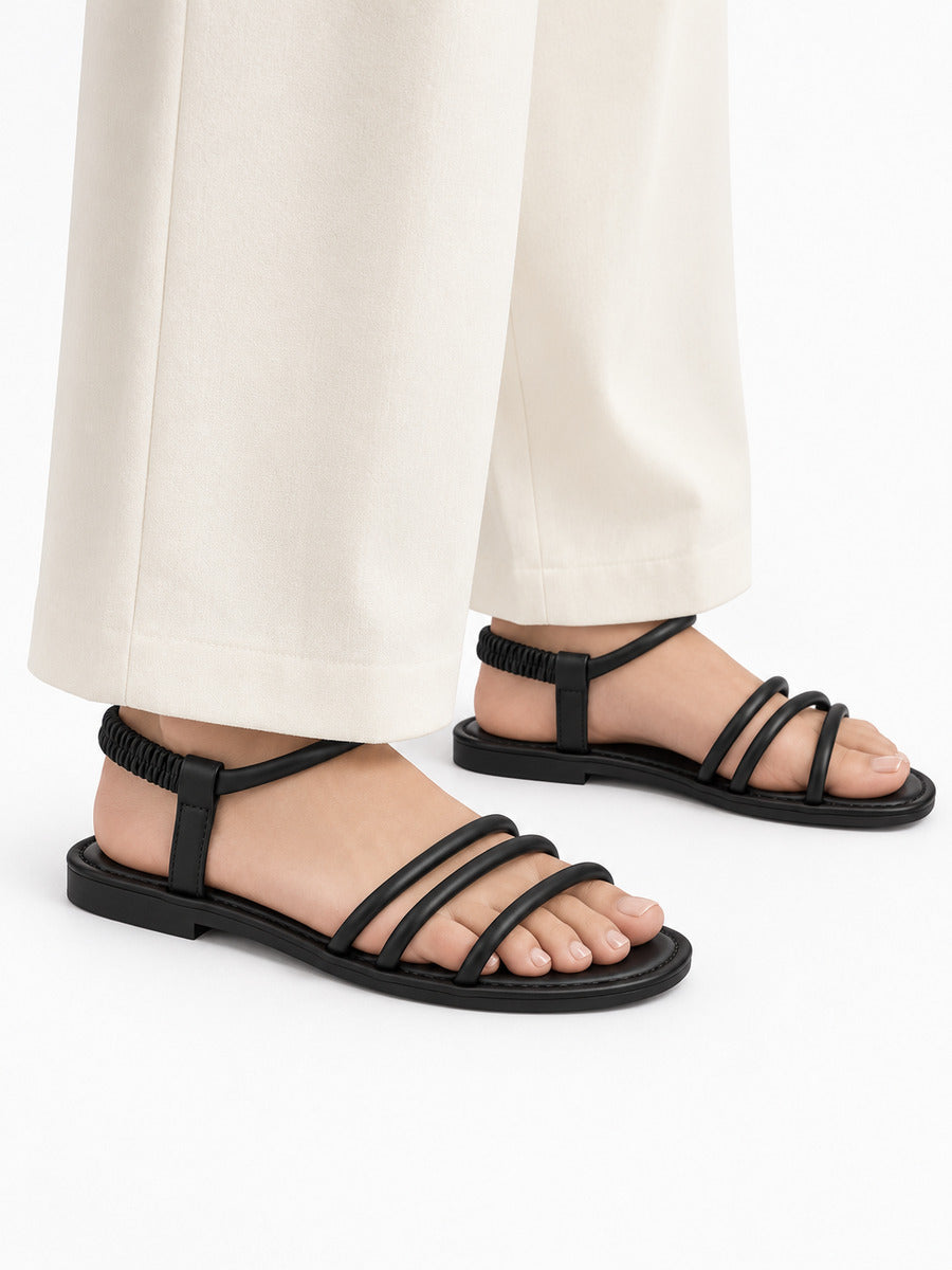 Odile – Sandale bohème femme – Noir — portée