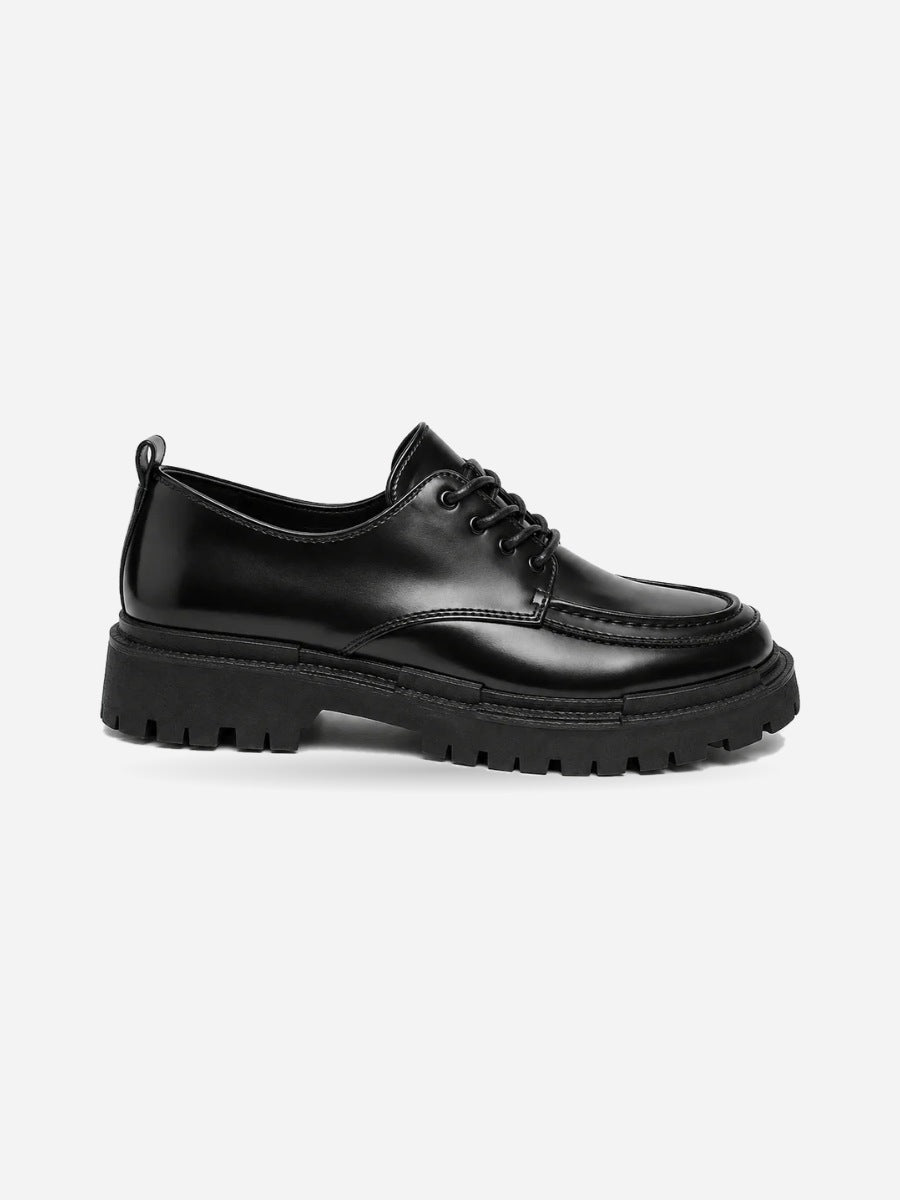 Pierre – Chaussure à lacets homme – Noir — profil droit