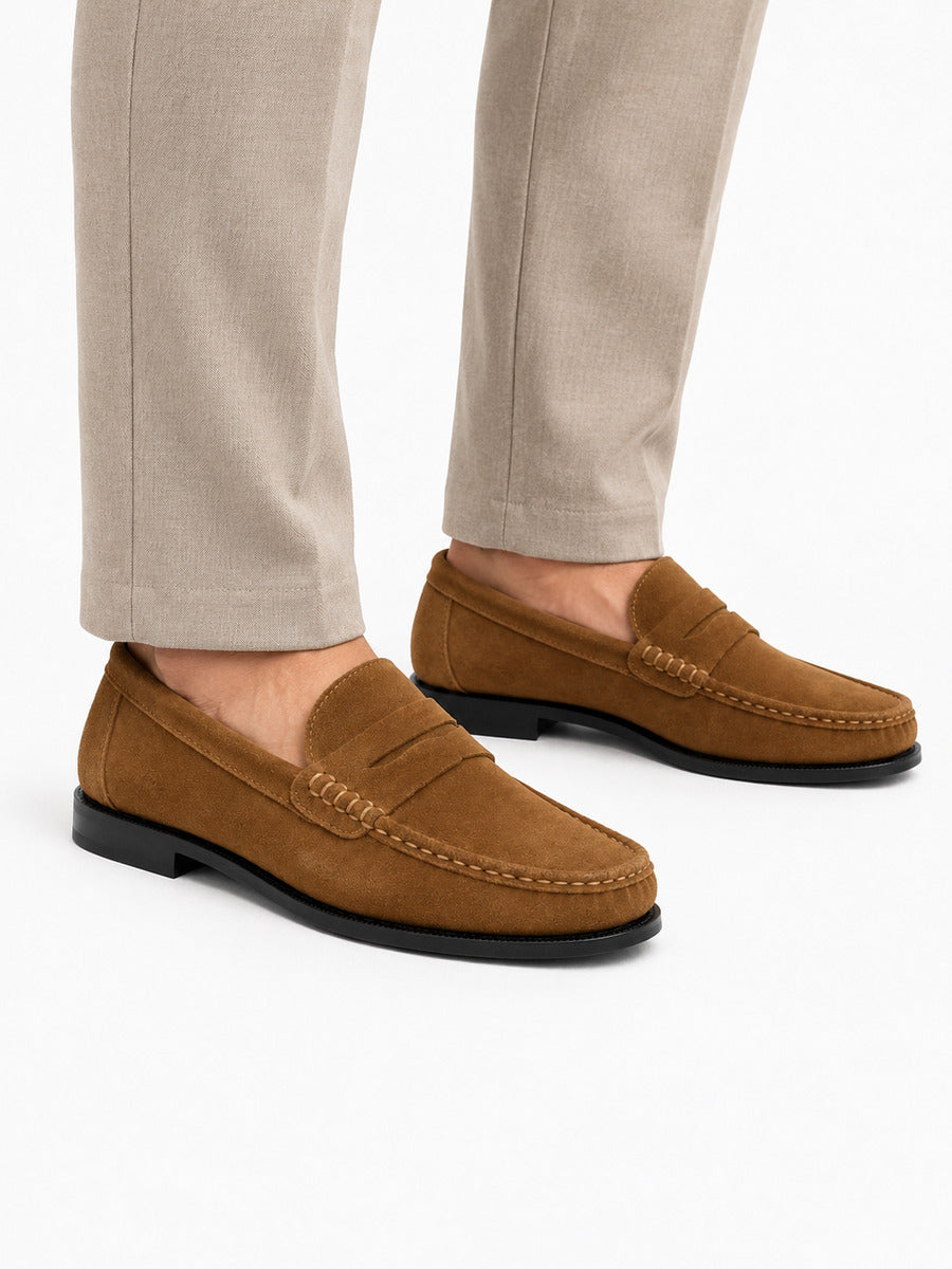 Raphaël – mocassin homme daim marron porté