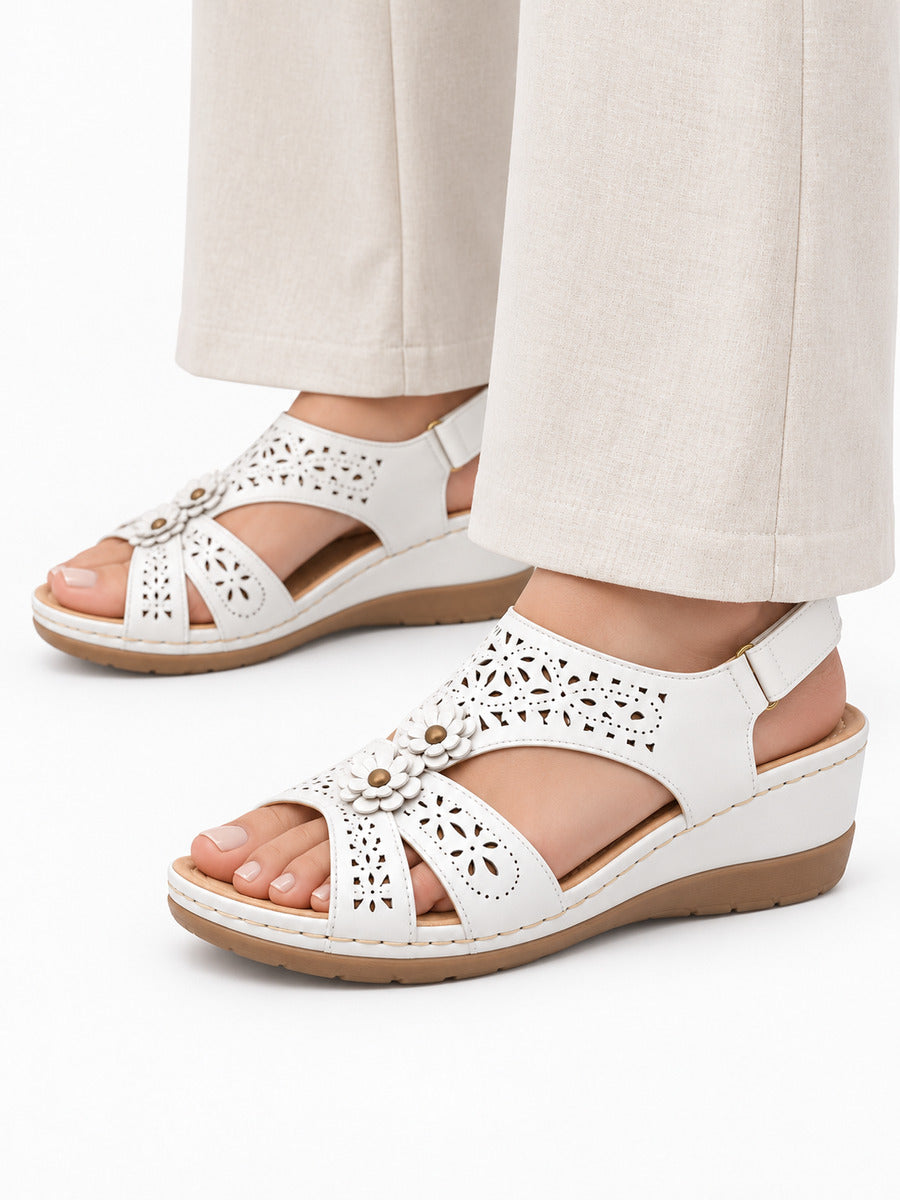 Rosalia – Sandale bohème compensée femme – Blanc — portée
