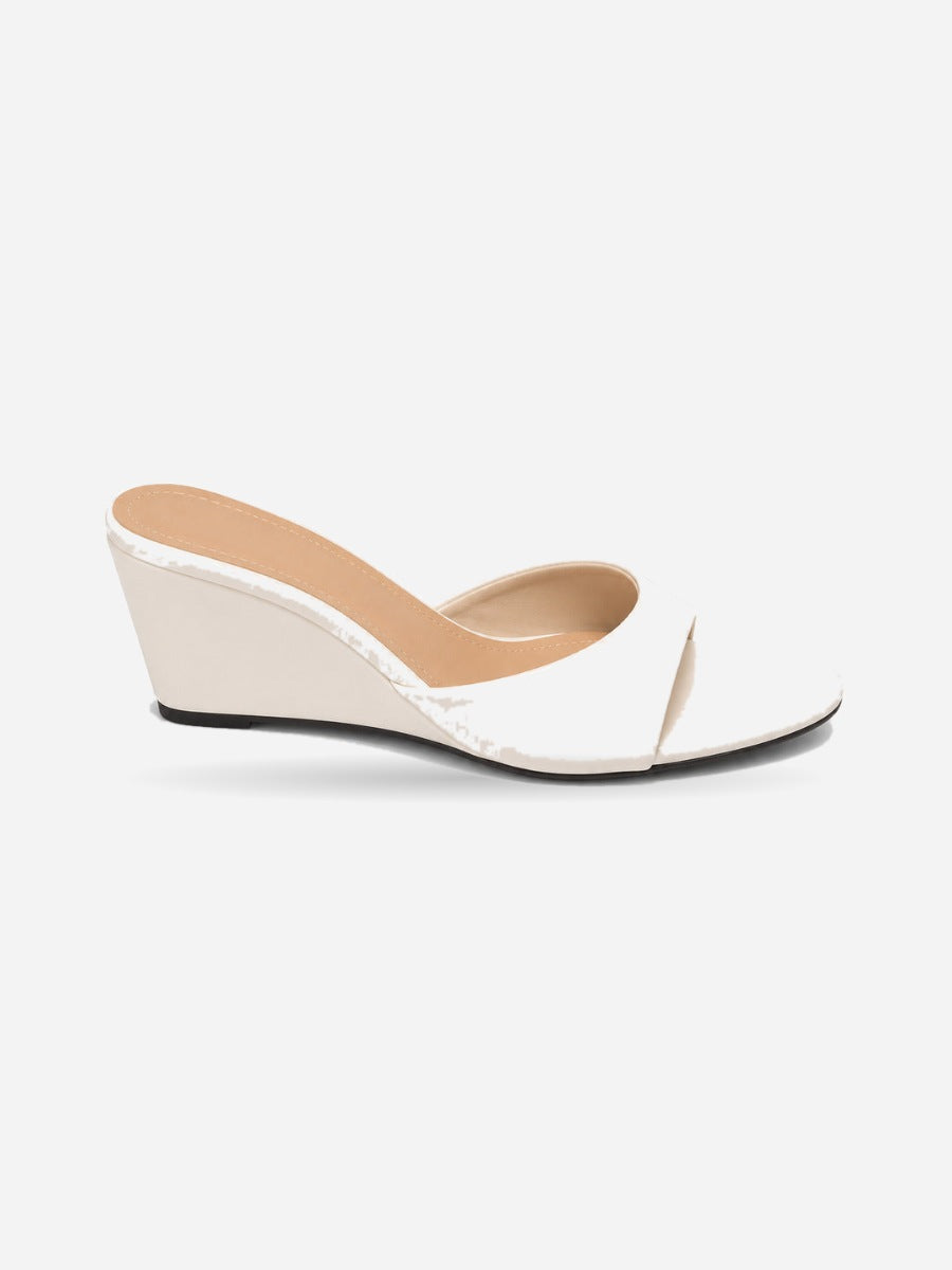 Sandra-Rose – Mule compensée en cuir verni femme – Beige — profil droit