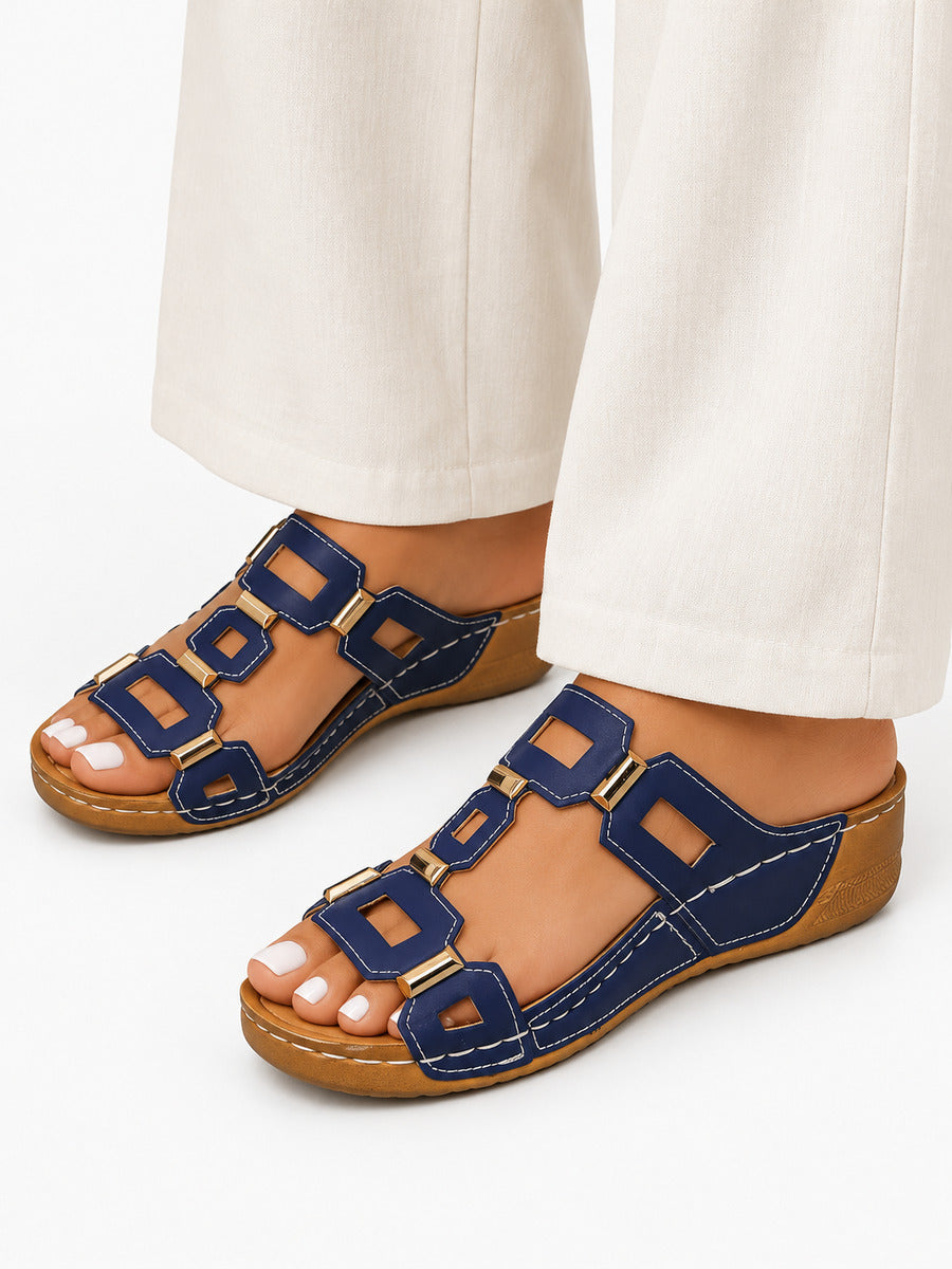 Solange – Sandale compensée romaine ouverte femme – Bleu foncé — portée