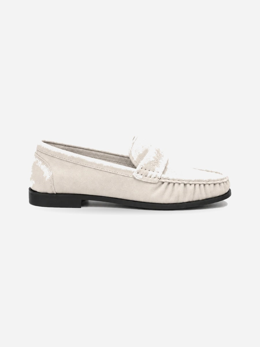 Ulysse – mocassin homme blanc suédé plissé, profil droit
