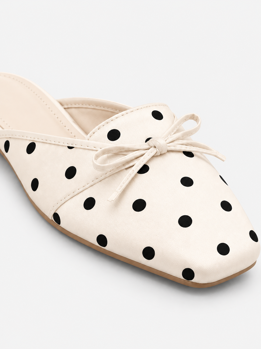 Victoria-Marie – Ballerine en satin à pois femme – Blanc — détail